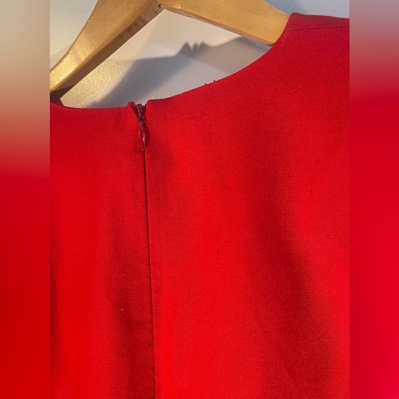 Gorgeous VINTAGE 70s Chairman of the Board by PSI Red Blouse with Shoulder Pads - Picture 8 of 16